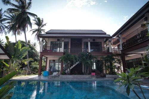 Coconut Tree * Ban Wa Thon